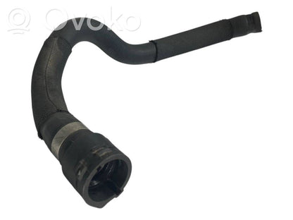 Caurulīte (-es) / šļūtene (-es)