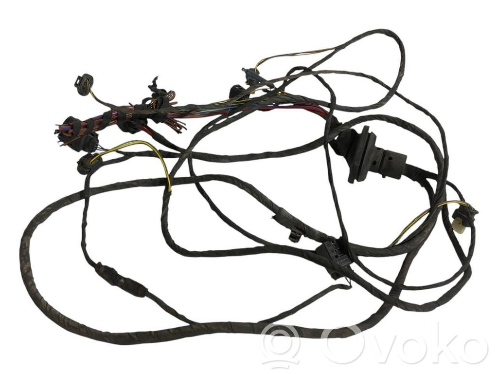 Parkošanas (PDC) sensoru vadu instalācija