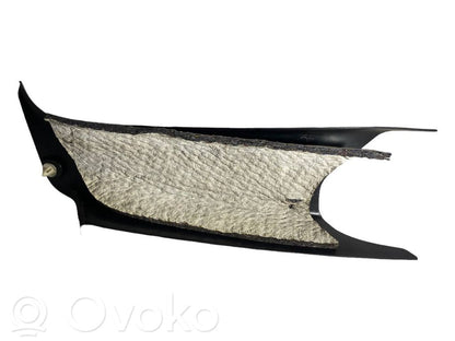 (C) statņa dekoratīvā apdare