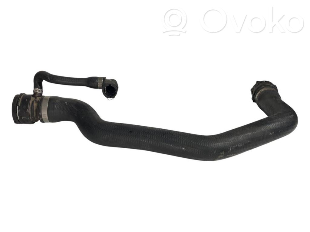 Caurulīte (-es) / šļūtene (-es)