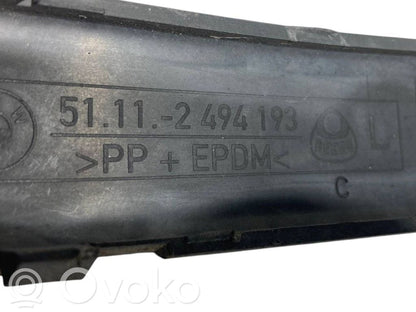 Priekšpusē dekoratīva bampera uzlikas