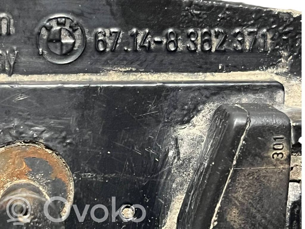 Aizmugurējā pārsega slēdzene