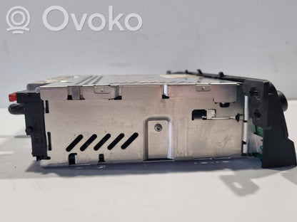Radio / CD/DVD atskaņotājs / navigācija