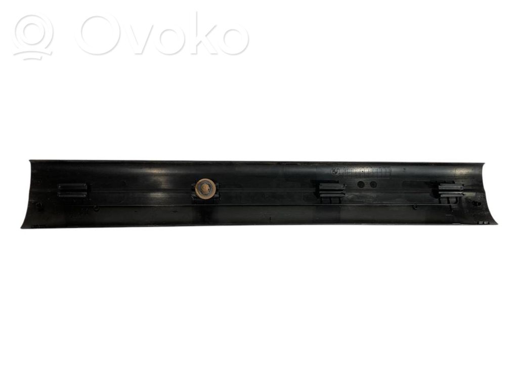 Front sill trim (inner)