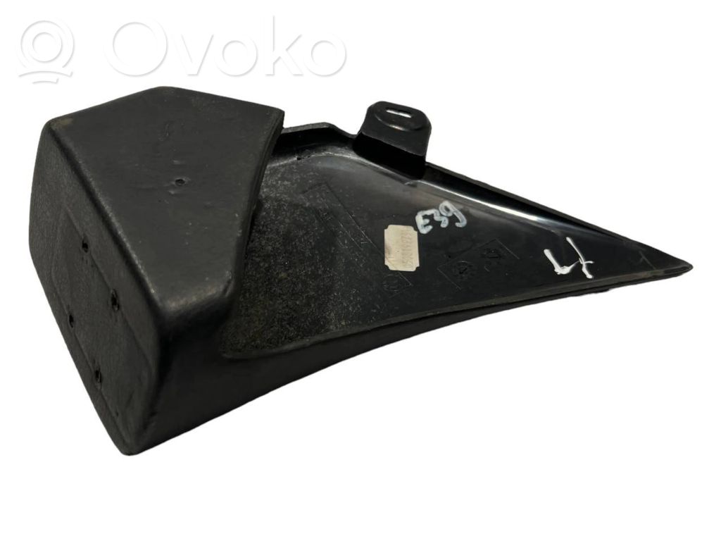 Другая часть интерьера