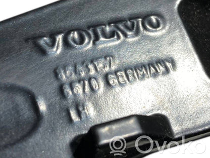 Aizmugurējā pārsega eņģe (-ess)