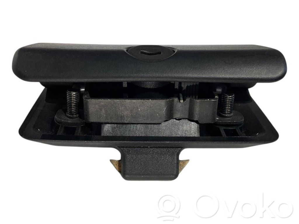 Mantu nodalījuma slēdzene