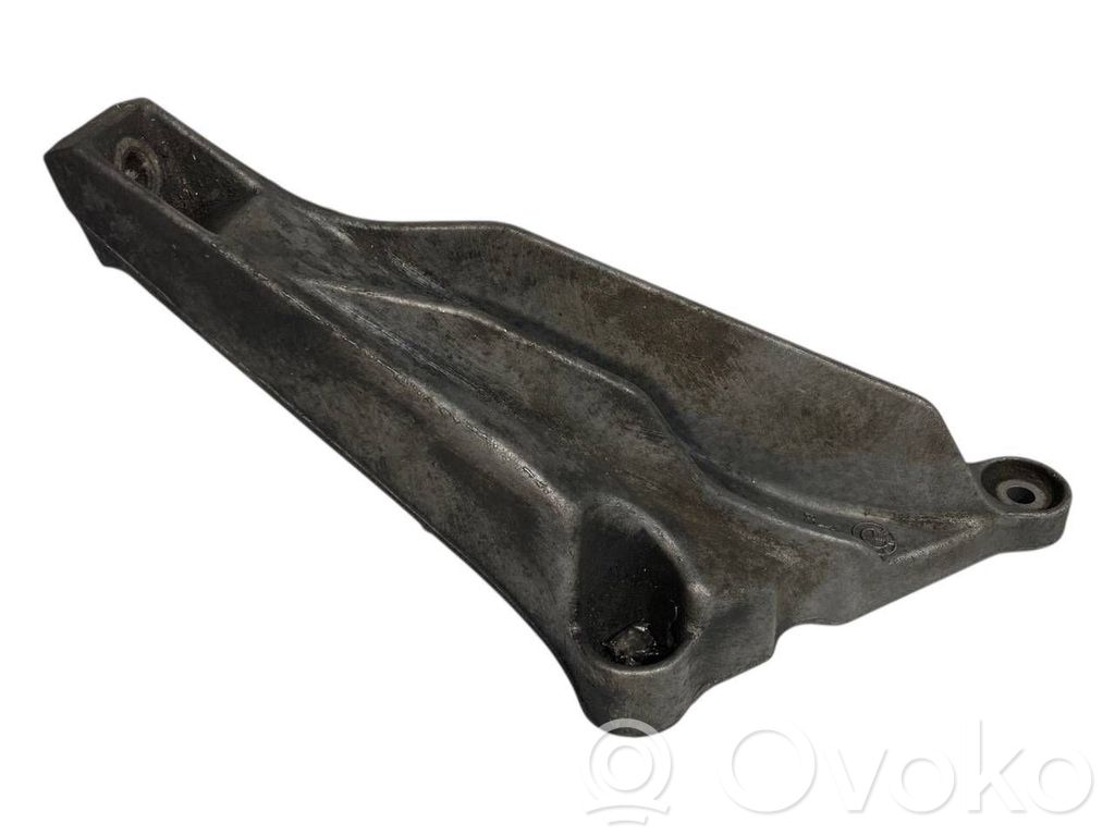 Dzinēja nostiprināšanas stiprinājums-kronšteins