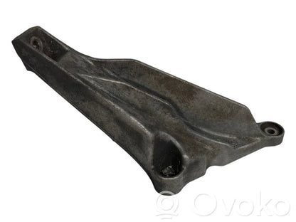 Dzinēja nostiprināšanas stiprinājums-kronšteins