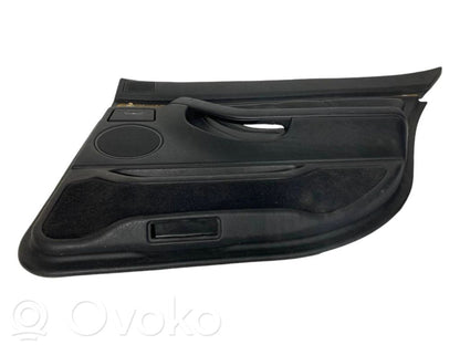 Apšuvums aizmugurējām durvīm