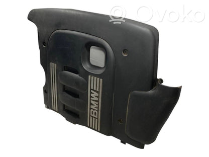 Dzinēja pārsegs (dekoratīva apdare)