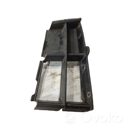 Apakšējais režģis (trīsdaļīgs)