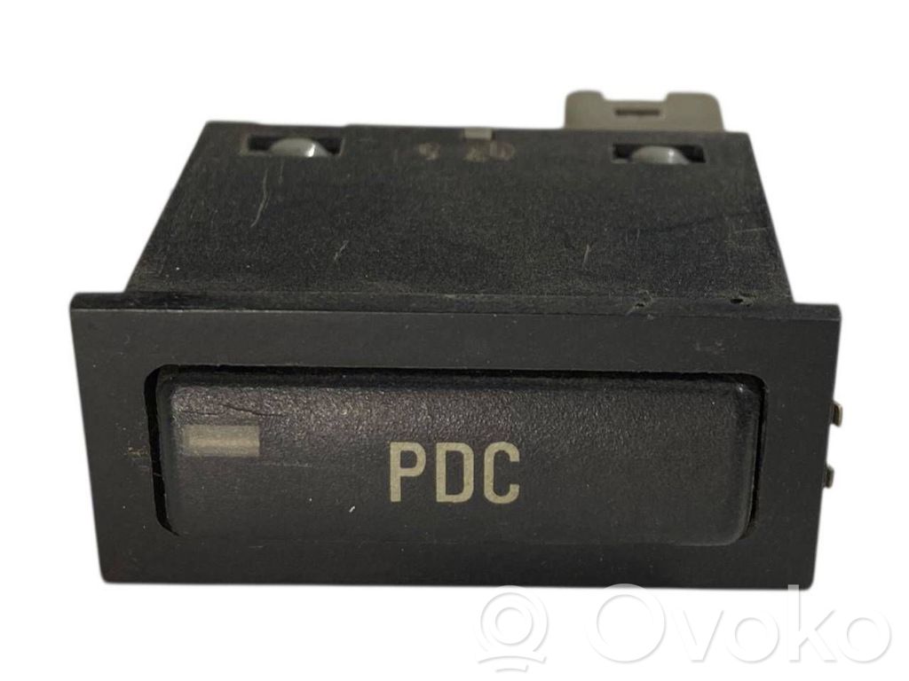 Parkošanas (PDC) sensoru slēdzis