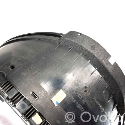 Speedometer (in the instrument panel)