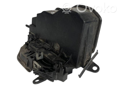 Aizmugurē slēdzene