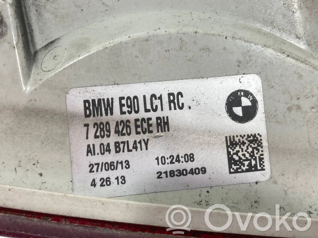 Aizmugurējais lukturis virsbūvē