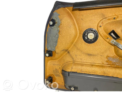 Priekšējo durvju apdare