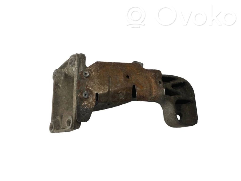 Dzinēja nostiprināšanas stiprinājums-kronšteins