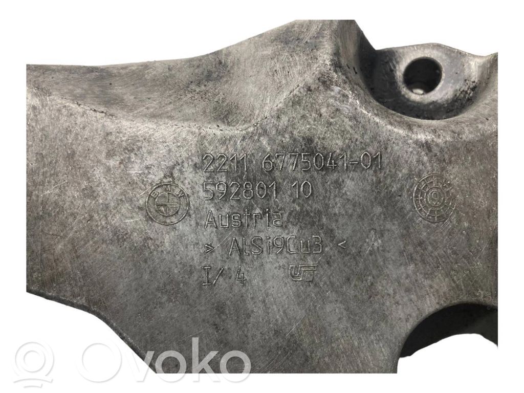 Dzinēja nostiprināšanas stiprinājums-kronšteins