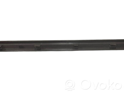 Priekšējā sliekšņa dekoratīvā apdare (iekšējā)