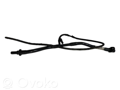 Caurulīte (-es) / šļūtene (-es)