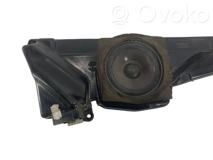 Динамик(и) в передней двери