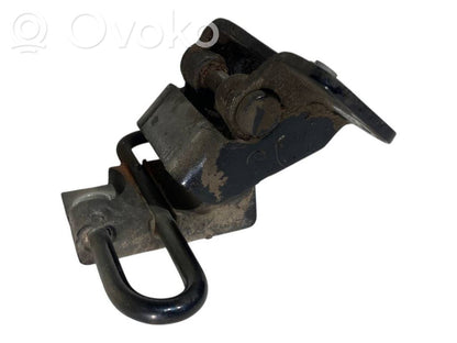 Aizmugurē apakšējā vira (eņģe)