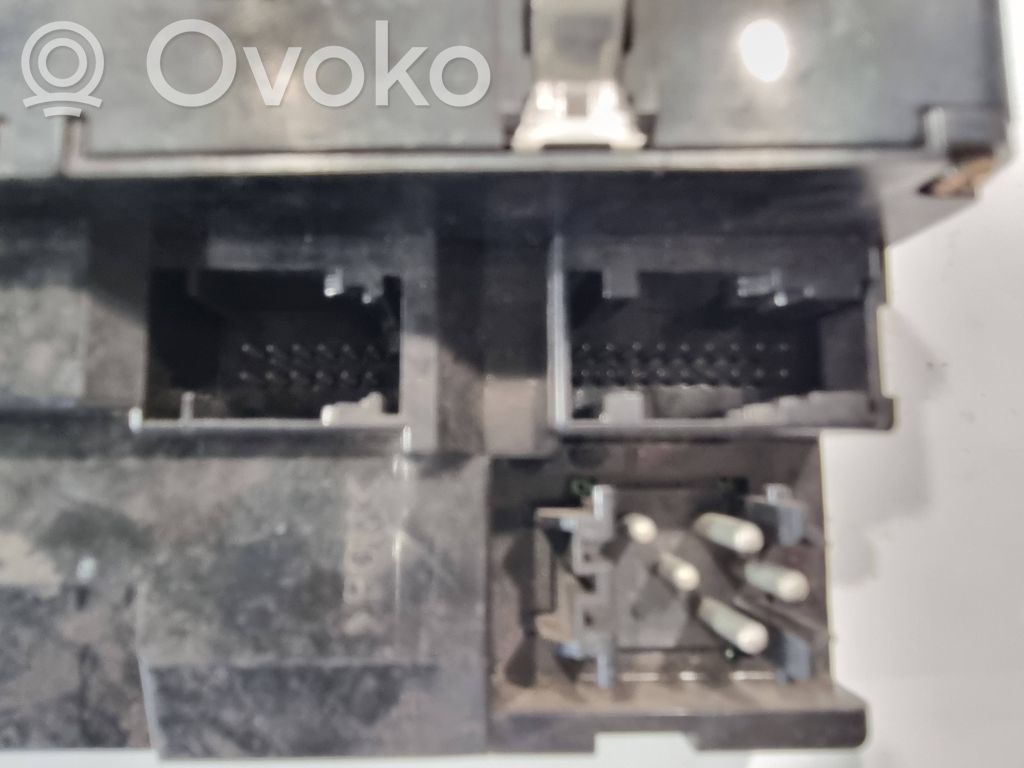 Logu pacēlāju vadības slēdzis (-dži)