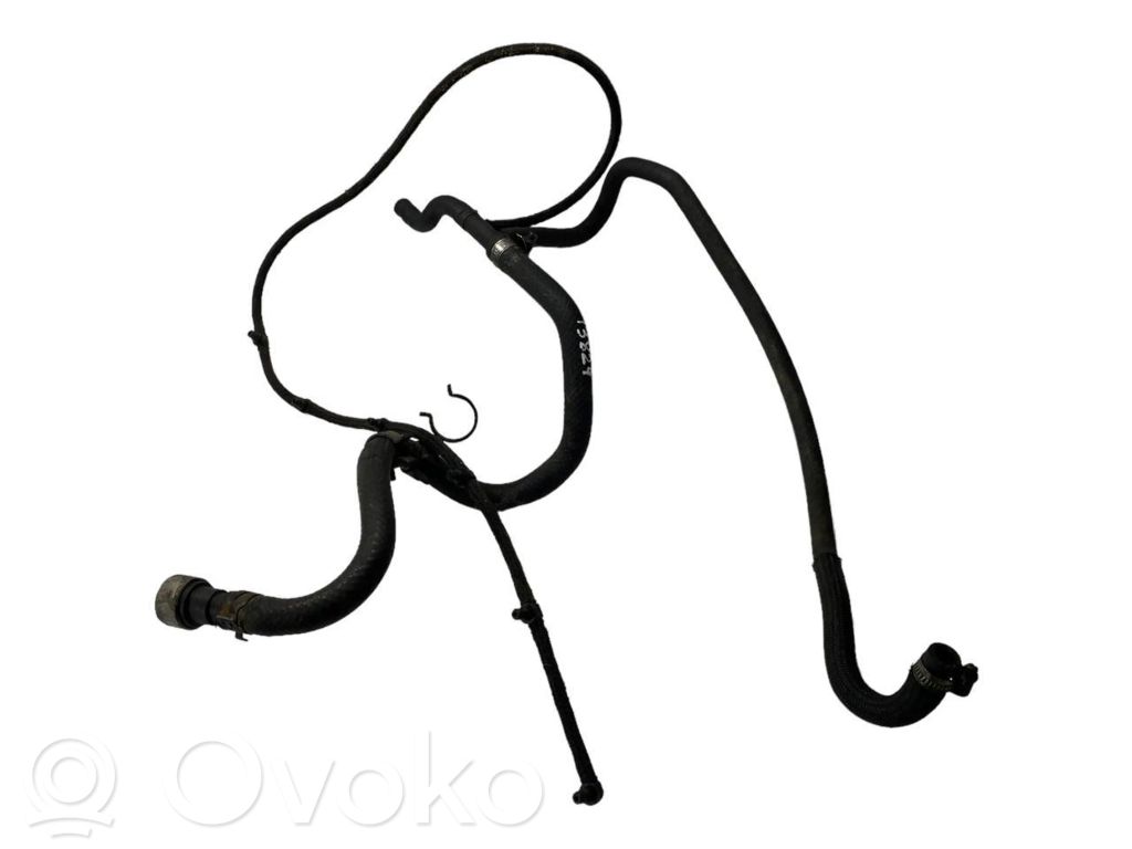 Degvielas atplūdes caurule