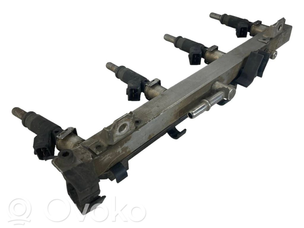 Fuel main pipe