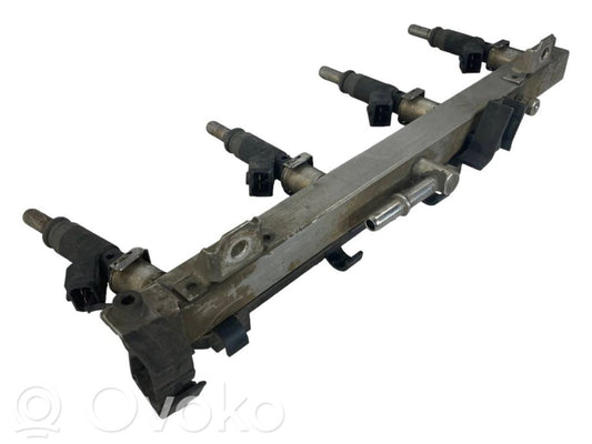 Fuel main pipe