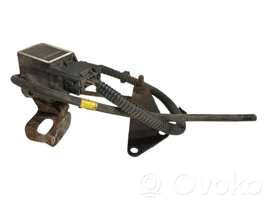 Augstuma sensors (priekšējo lukturu)