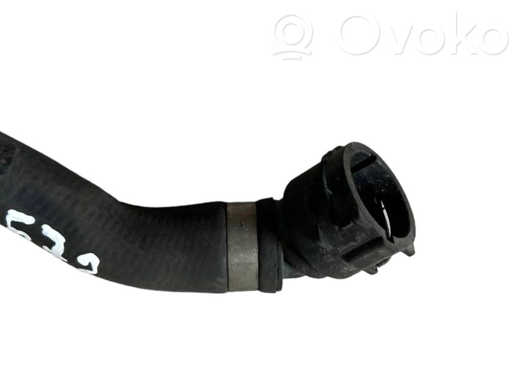 Caurulīte (-es) / šļūtene (-es)