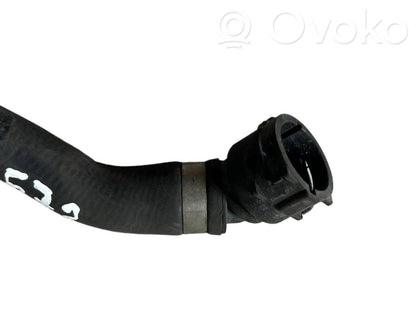 Caurulīte (-es) / šļūtene (-es)