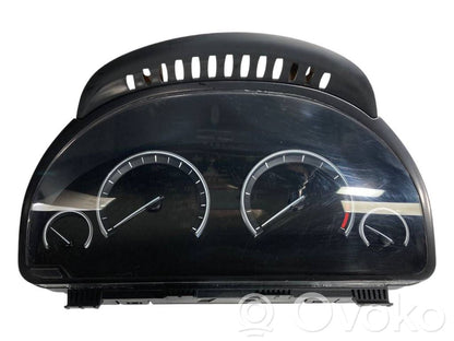 Speedometer (in the instrument panel)