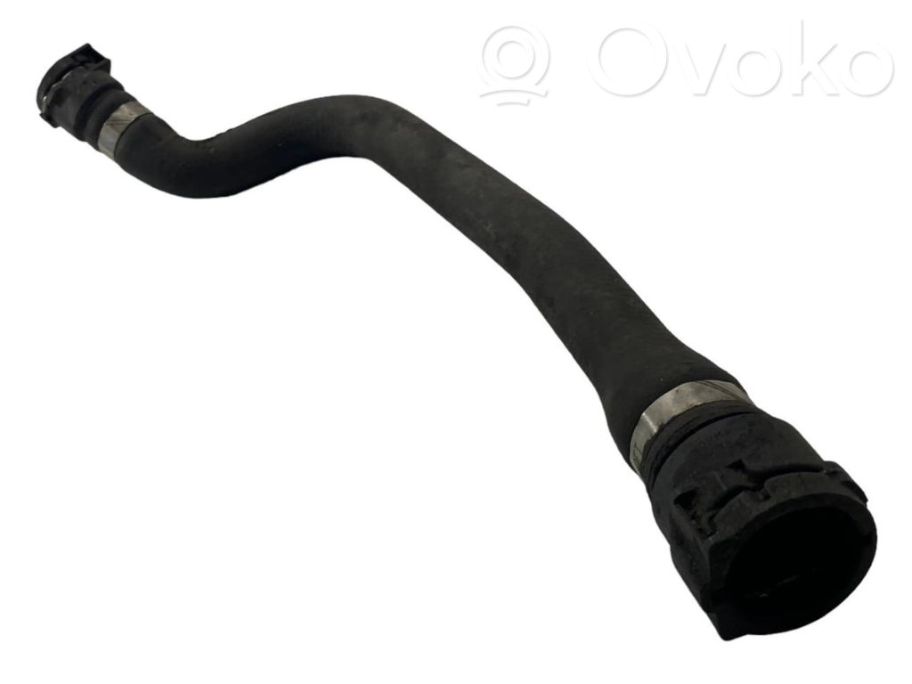 Caurulīte (-es) / šļūtene (-es)