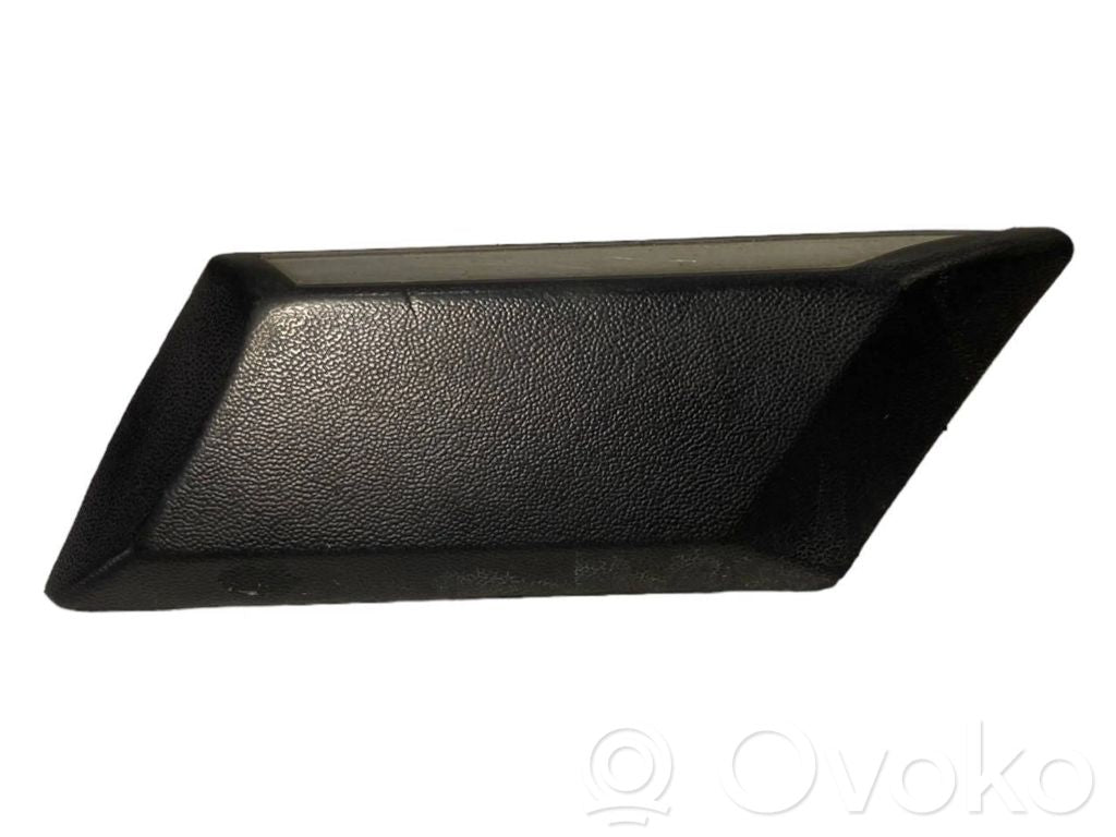 Spārna dekoratīvā apdare (moldings)