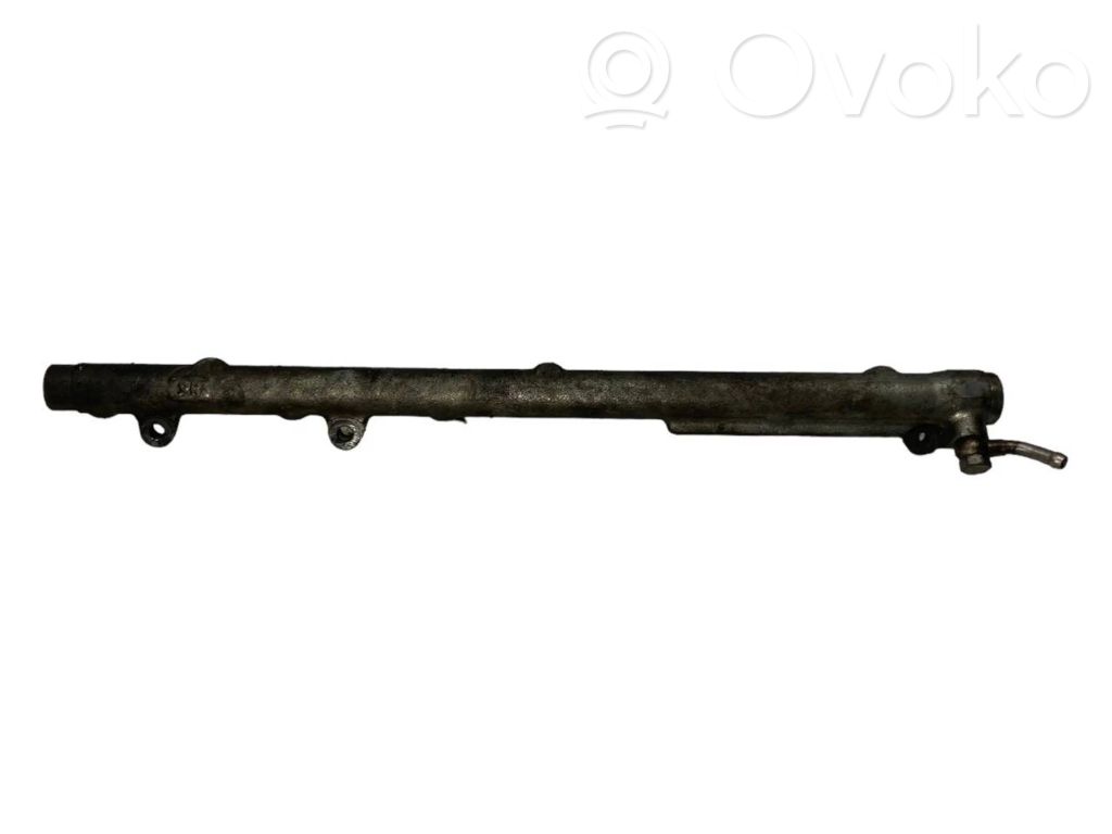 Fuel main pipe