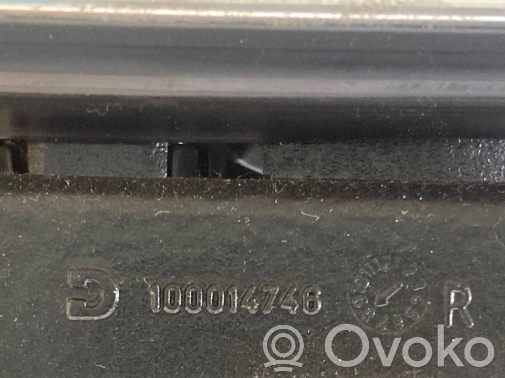 Priekšējo durvju apdare