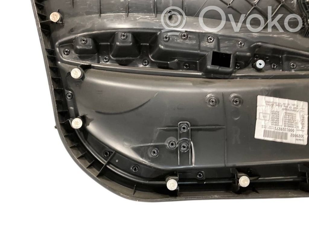 Priekšējo durvju apdare