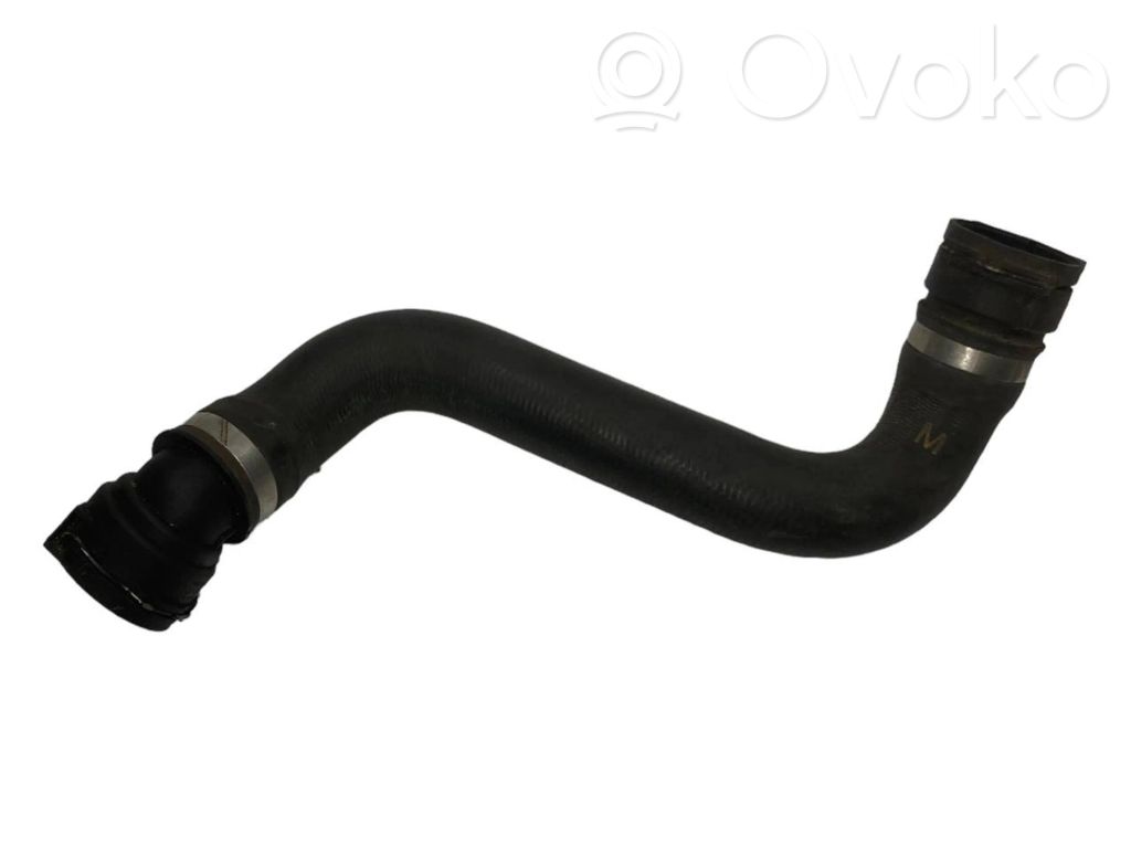 Caurulīte (-es) / šļūtene (-es)