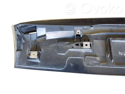 Spoilera aizmugurējais vāks