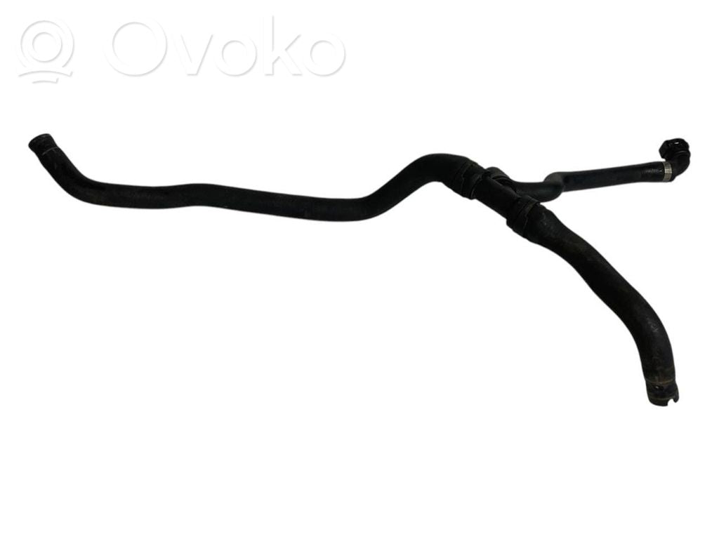 Caurulīte (-es) / šļūtene (-es)