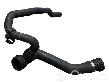 Caurulīte (-es) / šļūtene (-es)