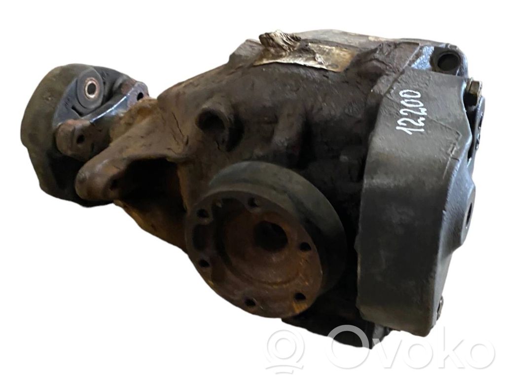 Aizmugurējais reduktors