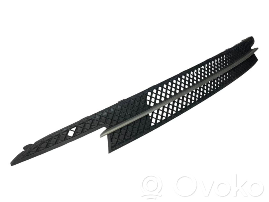 Apakšējais režģis (trīsdaļīgs)