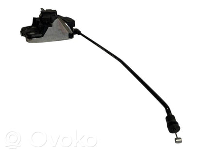 Aizmugurējā pārsega slēdzene