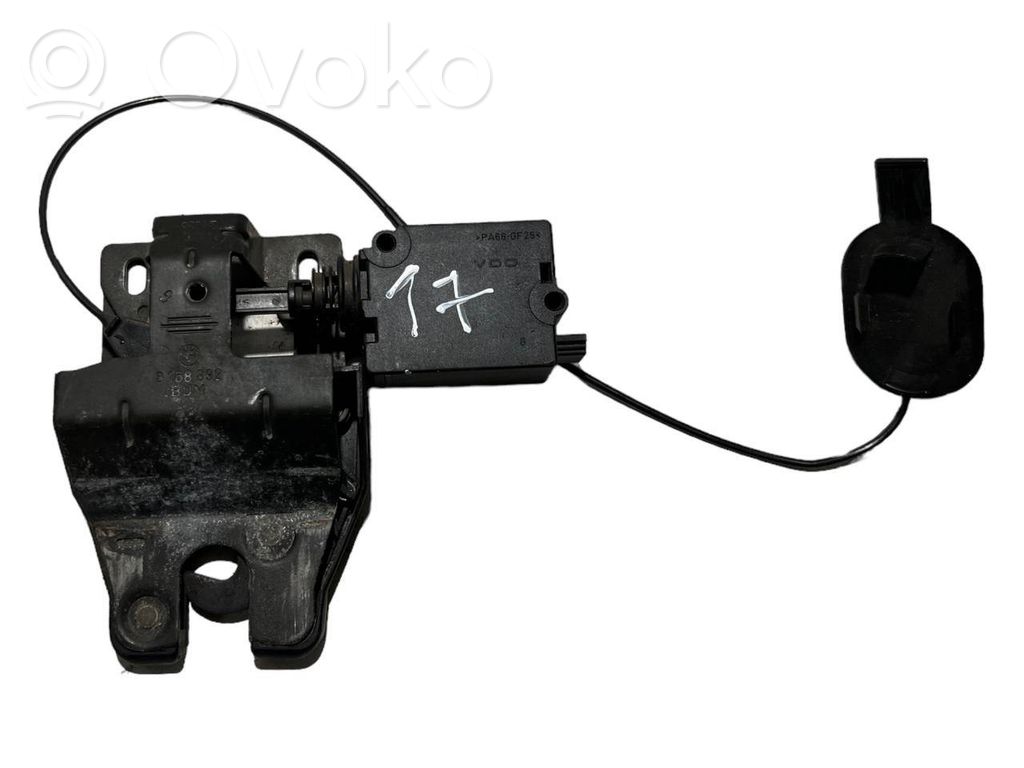 Aizmugurējā pārsega slēdzene