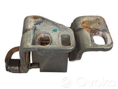 Priekšpusē apakšējā vira (eņģe)