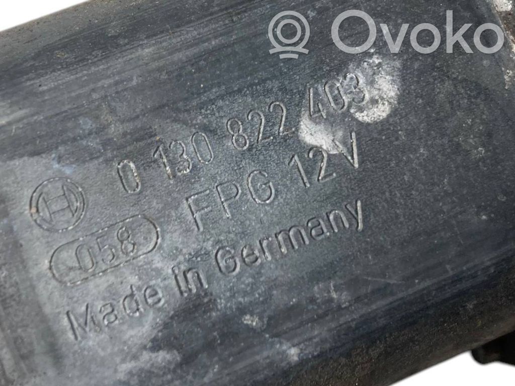 Priekšpusē elektriskā loga pacelšanas mehānisma komplekts